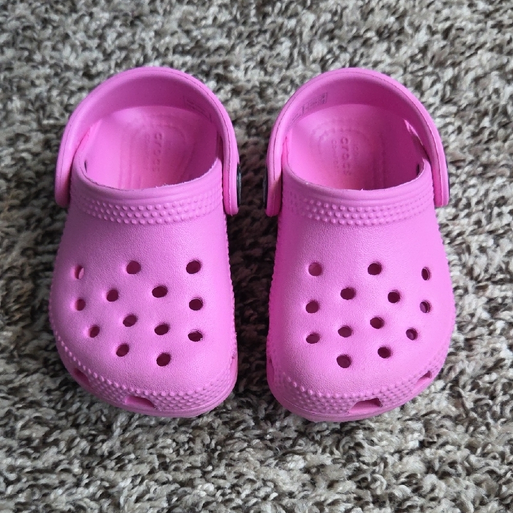 Girls Pink Crocs Size 5c